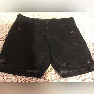 Gloria Vanderbilt Women’s Dark Wash Denim Shorts 6 inch inseam Size 6